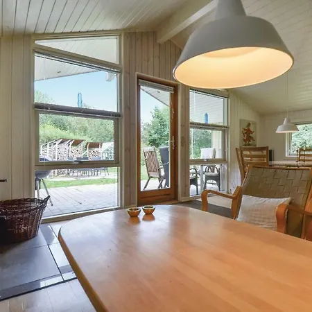 3 Bedroom Awesome In Σπίτι διακοπών *